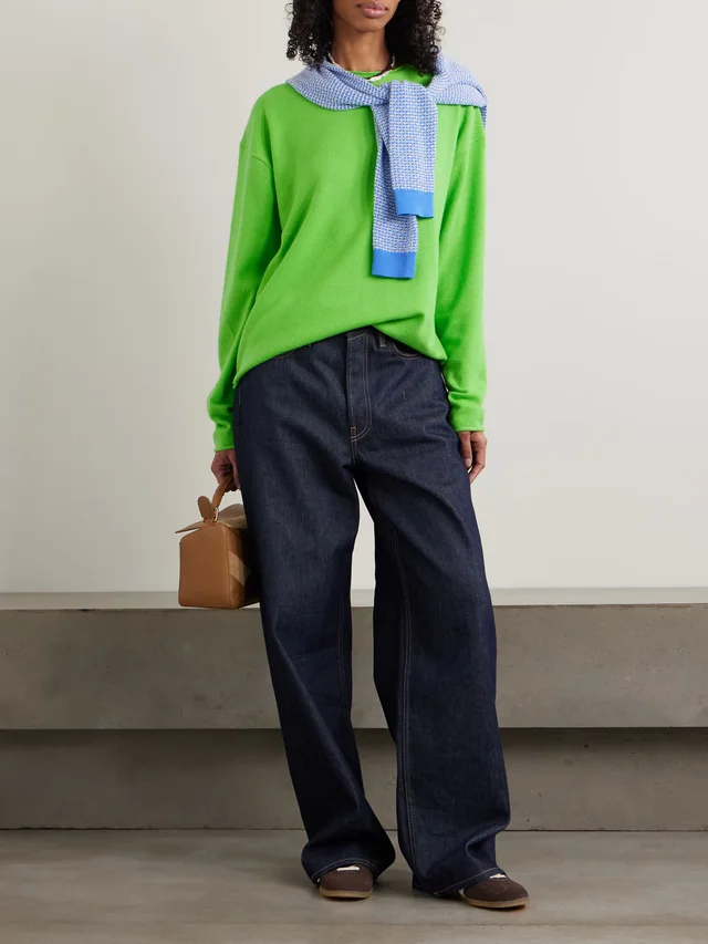 GUEST IN RESIDENCE Oversized cashmere sweater in Green, photo 2 of 2 from NET-A-PORTER (Canada)
