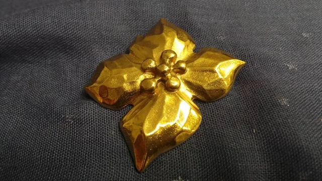 Saint Laurent Vintage Flower Gold Plated Pendant/Brooch in Gold Metal from Oxfam Online Shop, photo 2 of 2