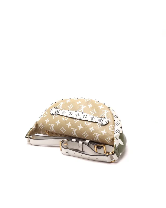 Louis Vuitton Giant Monogram Bum Bag in Canvas from A Retro Tale, photo 3 of 7