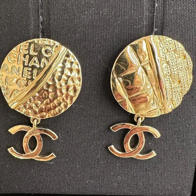 Chanel Buttons with CC Drops Gold in Gold from Luxury Promise