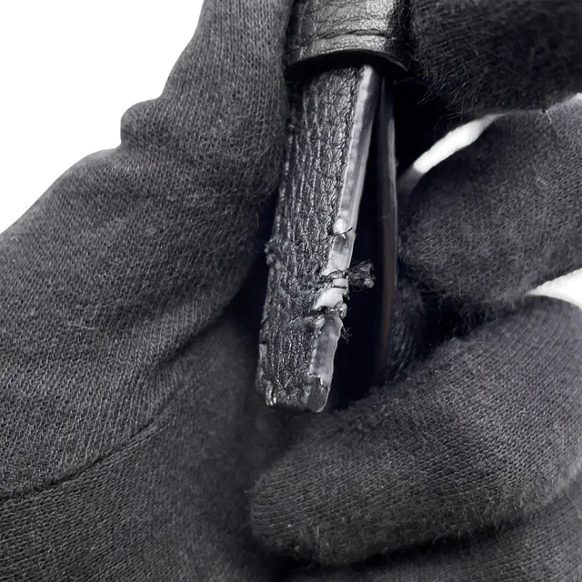 Bottega Veneta Mount Envelope Shoulder Bag Black Leather in Black Leather from GALLERY RARE, photo 13 of 18