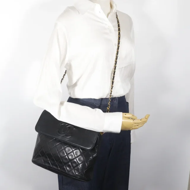 Chanel Matelasse Lambskin Shoulder Bag in Black Lambskin from LuxUness, photo 20 of 20