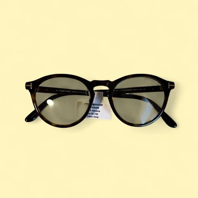 Tom Ford Women's Oversized Sunglasses - Brown/Black in brown|black|red from Depop, photo 1 of 1