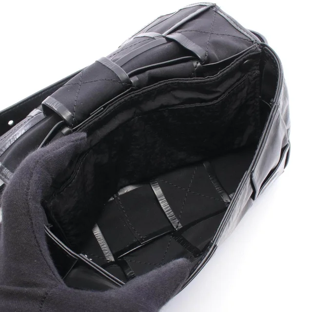 Bottega Veneta Cassette Leather Waist Bag in Leather from LuxUness, photo 2 of 2