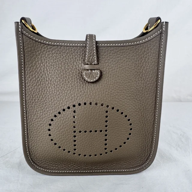 Hermès Mini Evelyne 16 Amazone Bag in Metal, taurillon Clemence leather, Taurillon leather from Reowned, photo 2 of 3