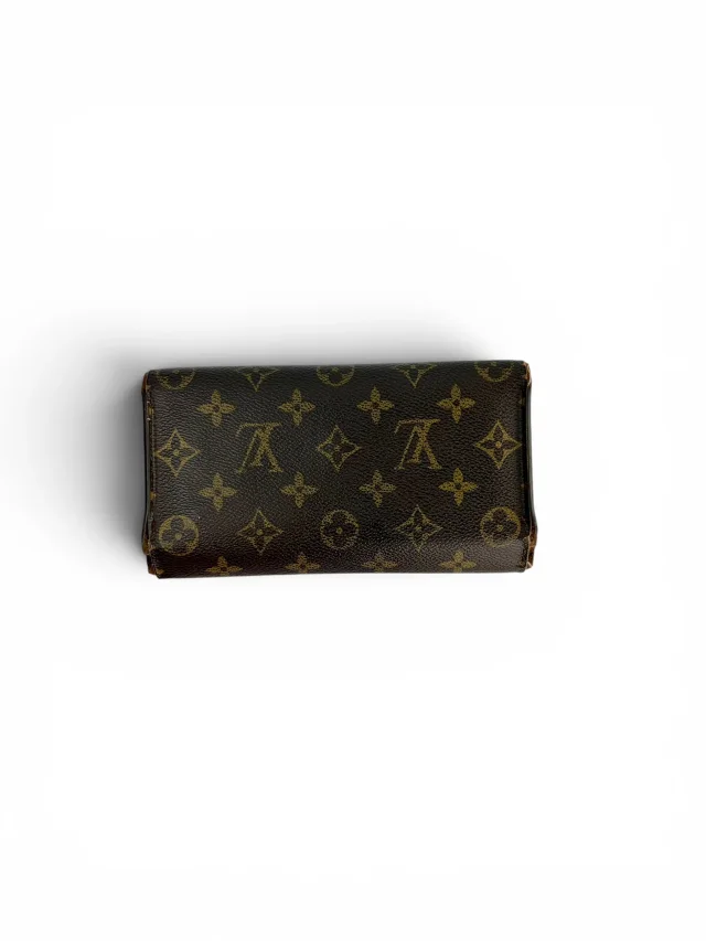 Louis Vuitton Monogram Sarah Wallet in Coated canvas from Season 2 Consign, photo 2 of 2
