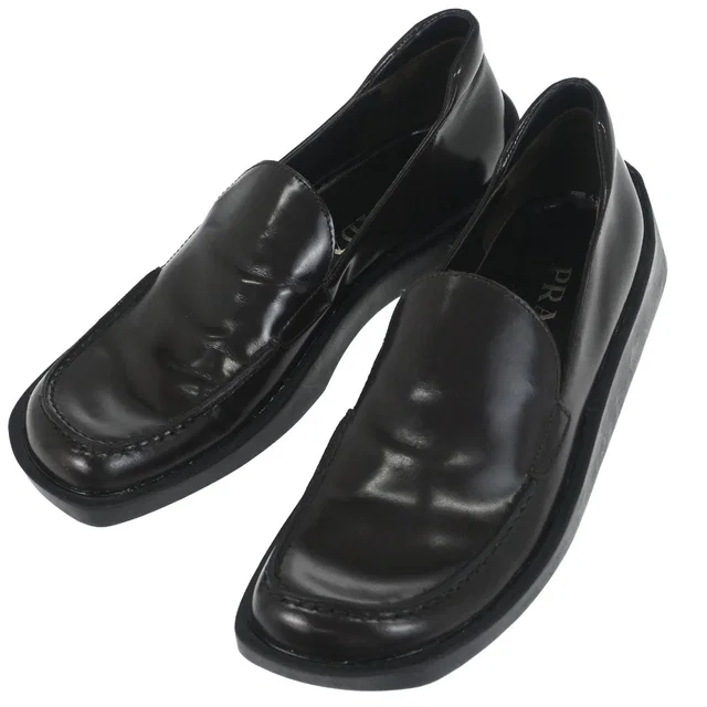 Prada Brown Leather Loafers Shoes in Brown Leather from AMORE Vintage Tokyo