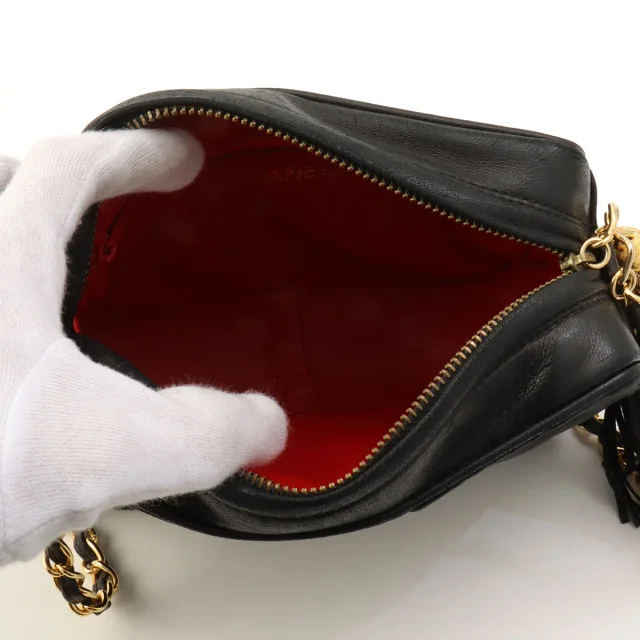 Chanel Vintage Silk Satin CC Mark Stitch Tassel Chain Shoulder Bag Black from around 1985-1990 in Black Satin from VINTAGE QOO TOKYO, photo 5 of 11