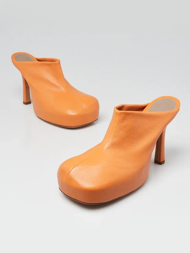 Bottega Veneta Brown Leather Stretch The Bold Mule Heels Size 6.5/37 in Brown Leather from Yoogis