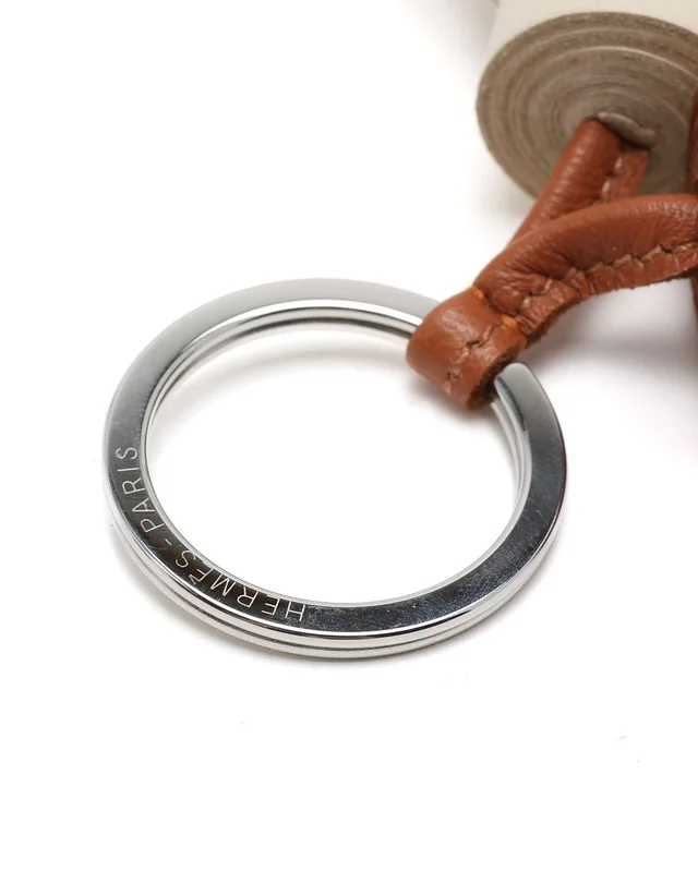 Hermès Carmen Uno-Dos Key Ring in Leather from A Retro Tale, photo 4 of 4