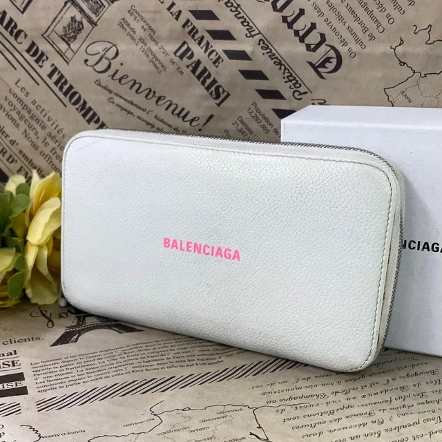 Balenciaga Wallet Leather White Round Card Billfold in White Leather from The Reluxe