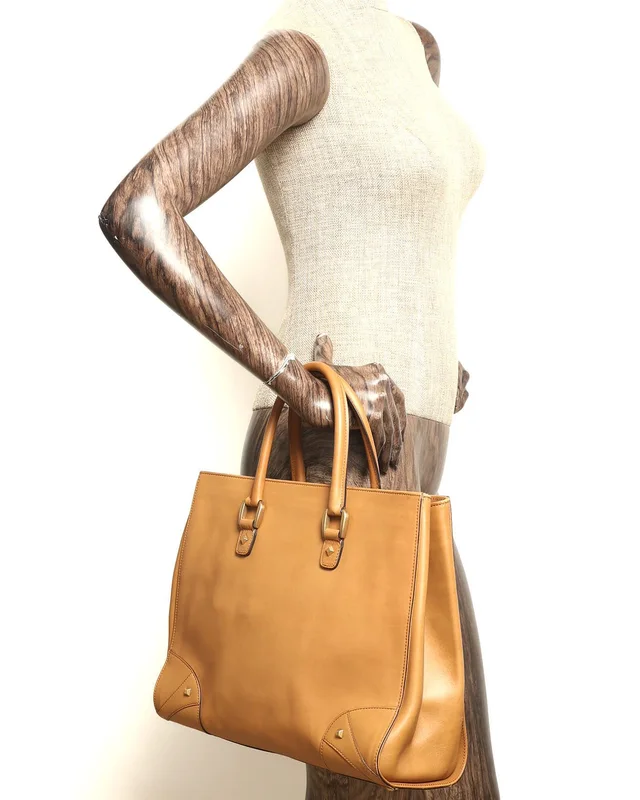 Gucci Nailhead Tote Bag in Leather from A Retro Tale, photo 8 of 8
