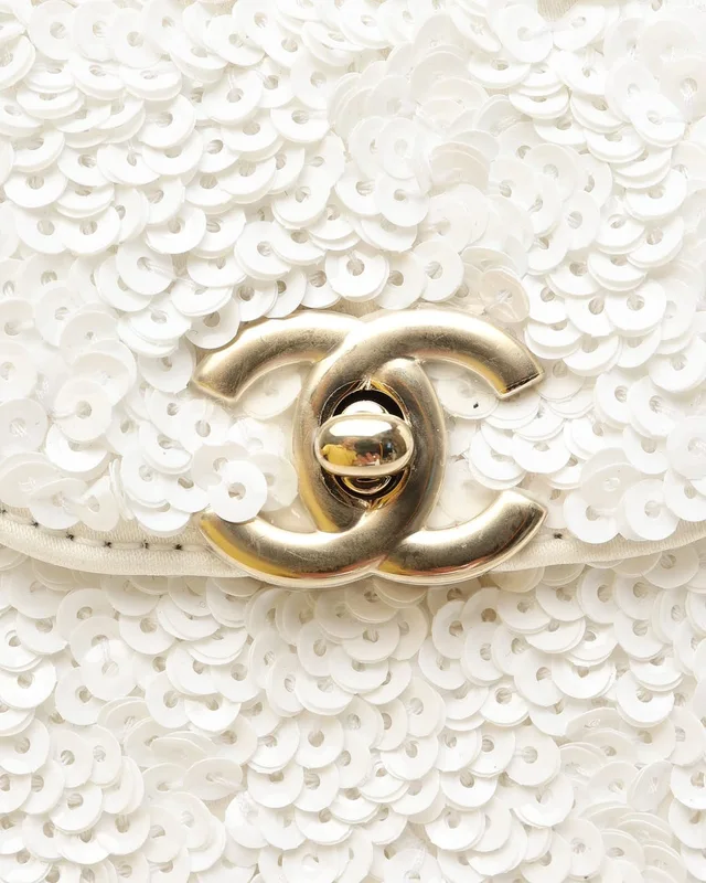 Chanel Cruise 2026 Mini Sequin Kelly Shopper Bag in Leather from A Retro Tale, photo 7 of 12