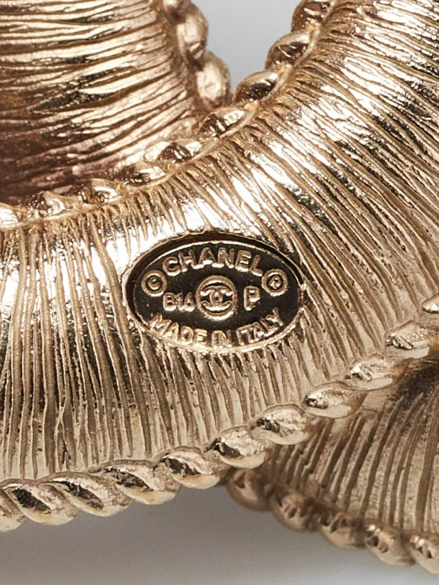 Chanel Gold and Faux Pearl Textured CC Brooch in Gold from Yoogis, photo 2 of 9