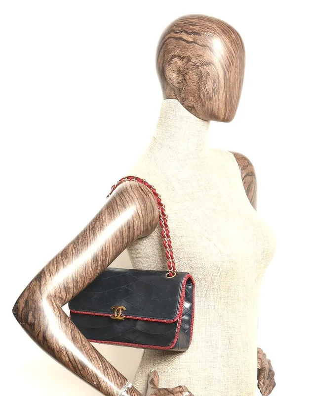 Chanel Small Single Flap Bag in Woven leather from A Retro Tale, photo 11 of 11