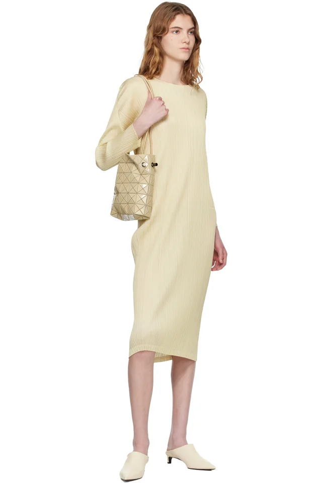 BAO BAO ISSEY MIYAKE Beige Wring One-Tone Bag, photo 4 of 4 from SSENSE