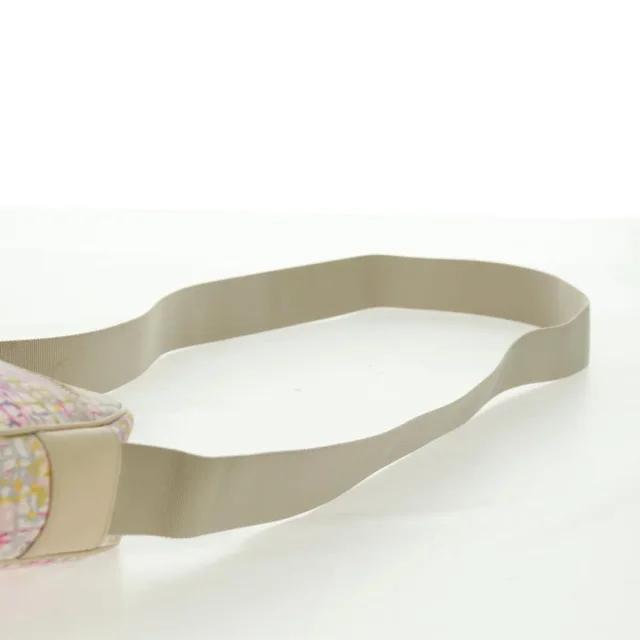 Chanel Vintage Clover Camera Printed Canvas Multicolour Bag in Multicolor Canvas from HEWI, photo 19 of 24