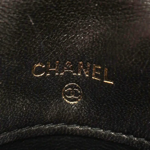 Chanel Classic Phone Holder Crossbody Bag in Lambskin from A Retro Tale, photo 6 of 9