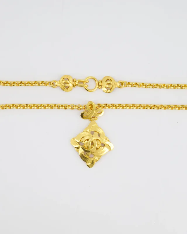 Chanel 97P Vintage Gold Pendant Necklace With CC Detail in Gold from Sellier, photo 4 of 6
