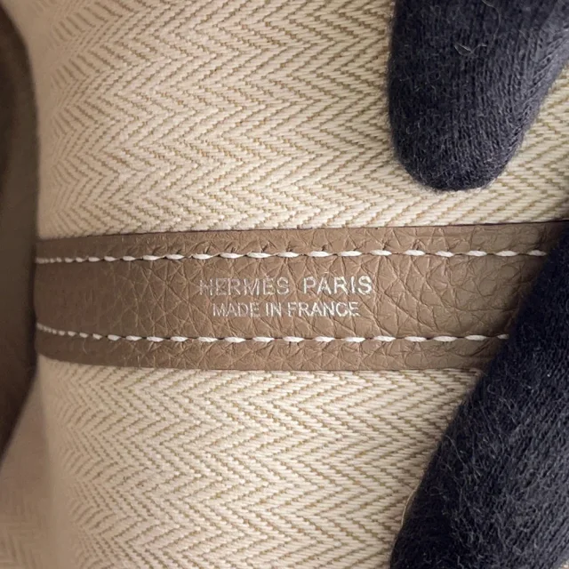 Hermès Neo Garden Etoupe Togo Leather Size 23 in Taupe Togo leather from GALLERY RARE, photo 9 of 10