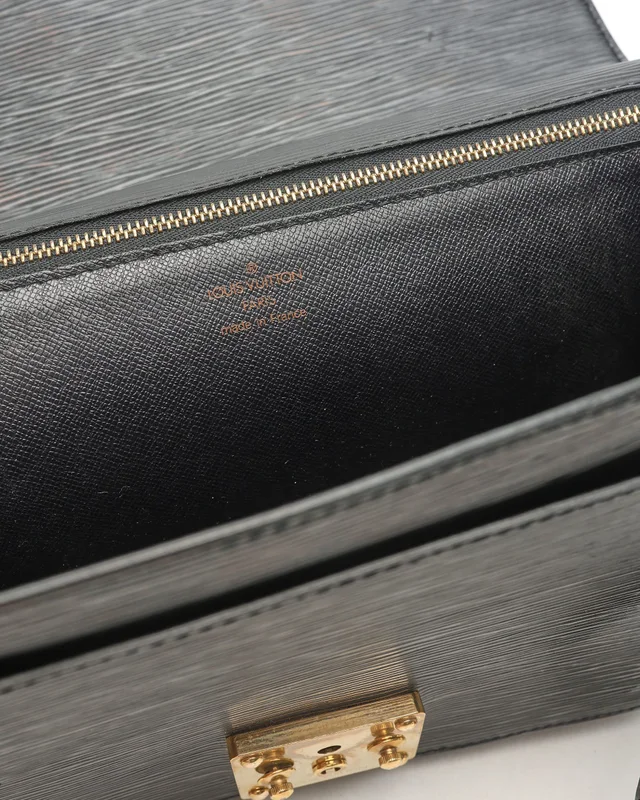 Louis Vuitton EPI Monceau 28 Bag in Leather from A Retro Tale, photo 7 of 9