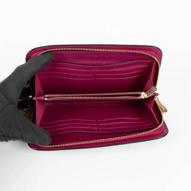 Dior Black Wallet in Black Leather from Labellov, photo 3 of 4