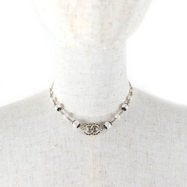 Chanel COCO Mark Pearl Necklace in Gold from LuxUness, photo 3 of 8