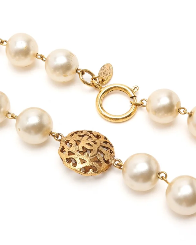 Chanel Coco Mark Pearl Necklace from A Retro Tale, photo 4 of 4