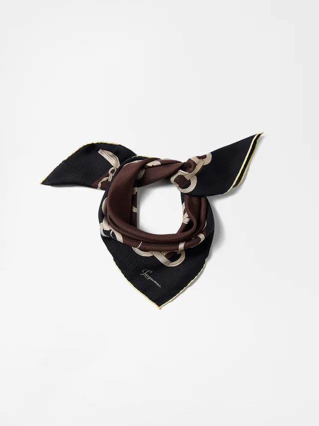 Jacquemus The Pampille Scarf, photo 2 of 4 from SENSER