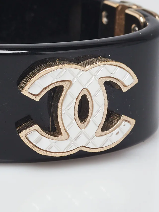 Chanel Black Resin and Faux Pearl Quilted CC Logo Bangle Bracelet in Black Resin from Yoogis, photo 3 of 6