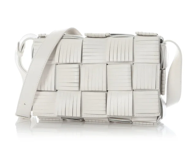 Bottega Veneta Maxi White Fringed Intrecciato Nappa Cassette Bag in White Nappa leather from Ann's Fabulous Finds, photo 2 of 9