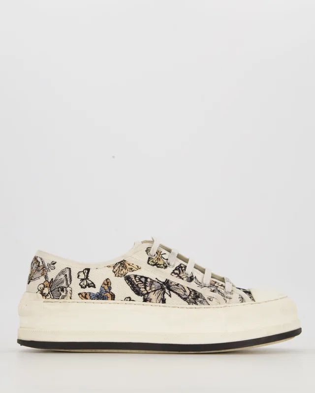 Walk 'n' Dior White Sneakers with Embroidered Patterned Motif and Signature Logo Lettering EU 39 in White from Sellier