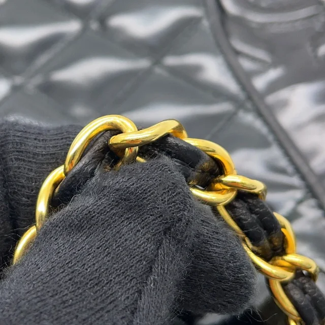 Chanel Matelasse fringed chain shoulder bag Black Patent Leather in Black Patent leather from GALLERY RARE, photo 12 of 18