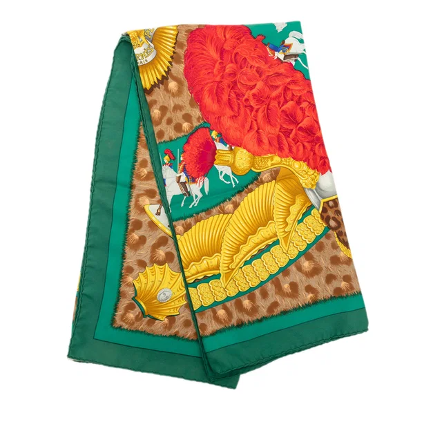 Green Hermès Casques et Plumets Silk Scarf 90 Scarves in Green Silk from Designer Revival