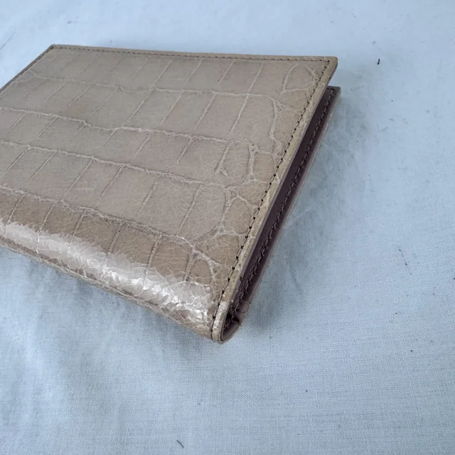 Miu Miu Passport Holder in croc effect, Metal, Shiny leather from Reowned, photo 3 of 5