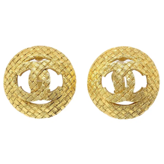 Chanel 1994 Woven CC Cutout Round Earrings Gold Clip-On 2889 in Gold Woven leather from AMORE Vintage Tokyo