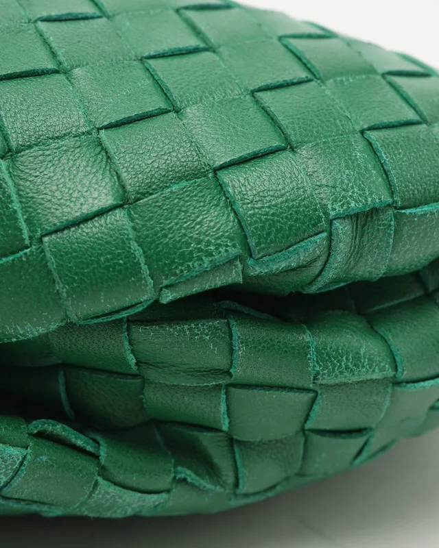 Bottega Veneta Intrecciato Small The Valve Shoulder Bag in Woven leather from A Retro Tale, photo 6 of 9