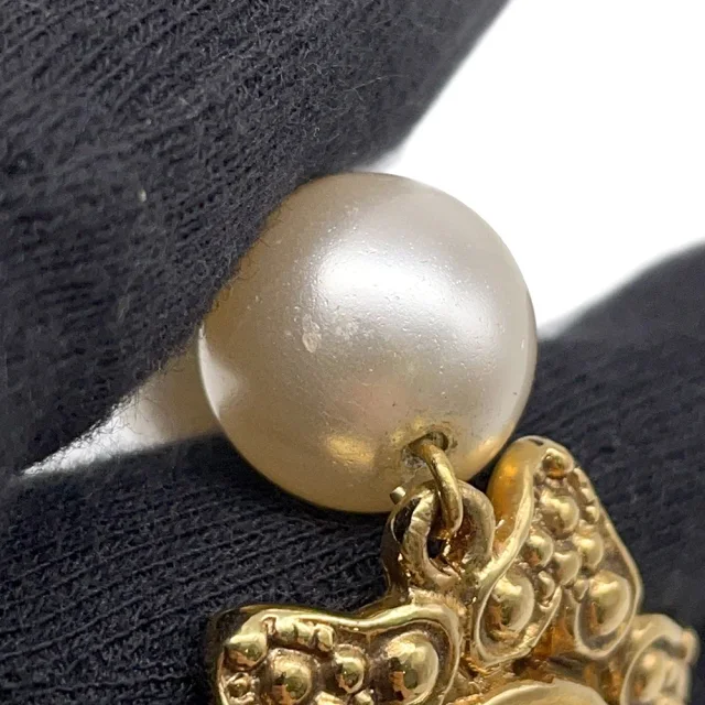 Chanel Faux Pearl Choker Pearl White/Gold Faux Pearl Metal in White from GALLERY RARE, photo 7 of 14