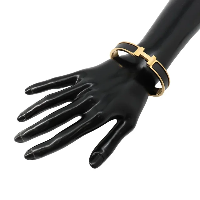 Hermès ClicHH Bangle Size PM Black Enamel Gold Plated in Black from GALLERY RARE, photo 4 of 10