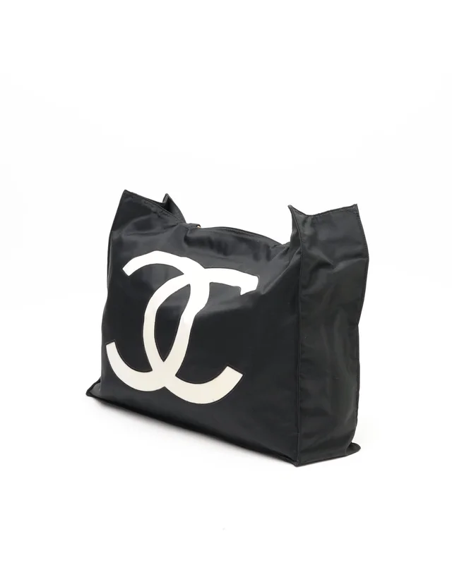 Chanel CC Chain Tote Bag in Nylon from A Retro Tale, photo 3 of 14