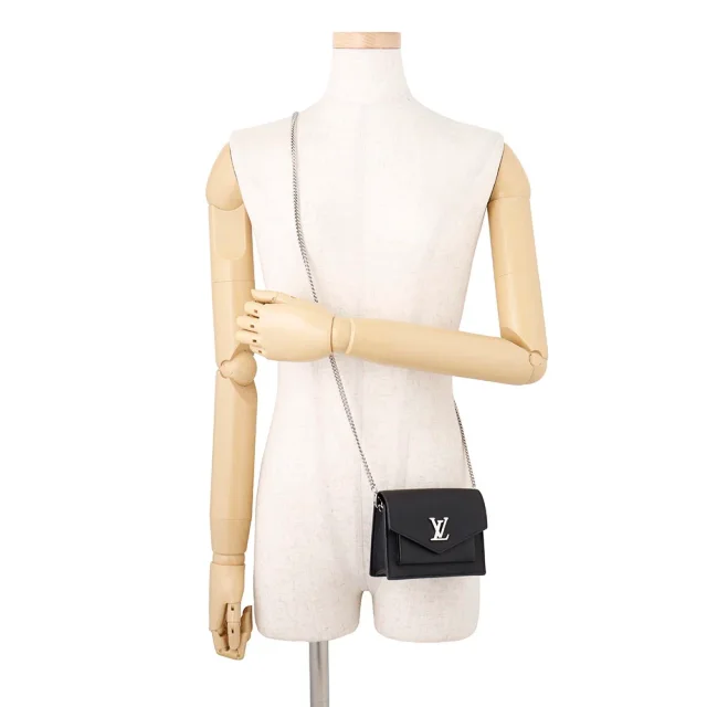 Louis Vuitton Pochette My Lockme NoirM69183 Grained Calf Leather Size Mini in Calfskin from GALLERY RARE, photo 6 of 15