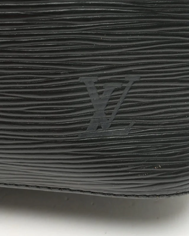 Louis Vuitton Epi Petit Noé Bag in Leather from A Retro Tale, photo 5 of 13