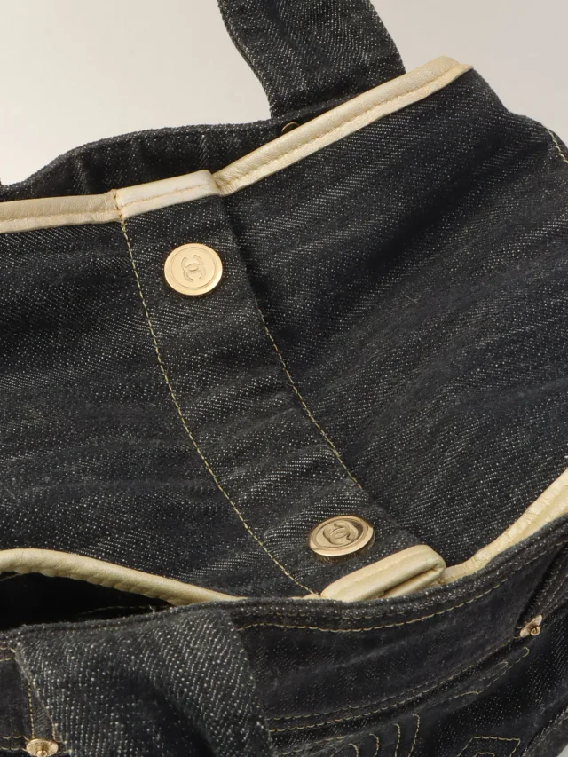 Chanel 2005-era Sparkling Denim CC Mark Stitch Handbag Indigo in Denim from VINTAGE QOO TOKYO, photo 12 of 13