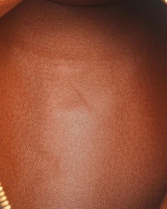 Louis Vuitton Monogram Papillon Pochette 30 Bag in Coated canvas from A Retro Tale, photo 7 of 9