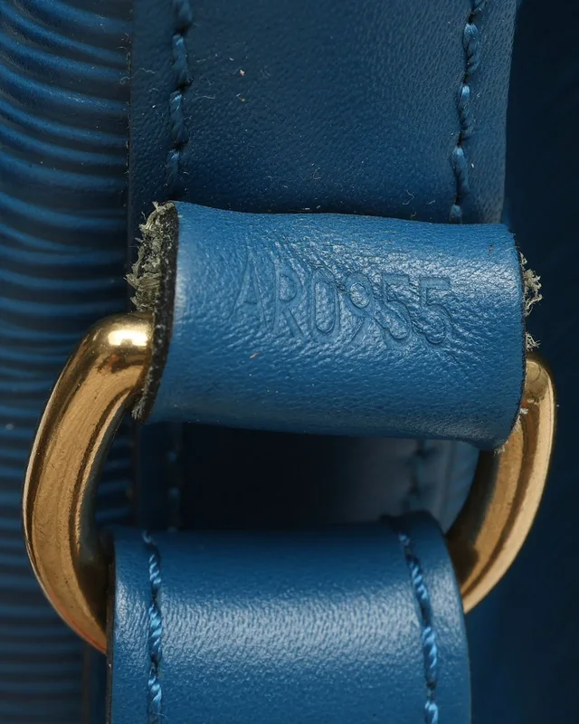 Louis Vuitton Epi Petit Noé Bag in Leather from A Retro Tale, photo 9 of 10