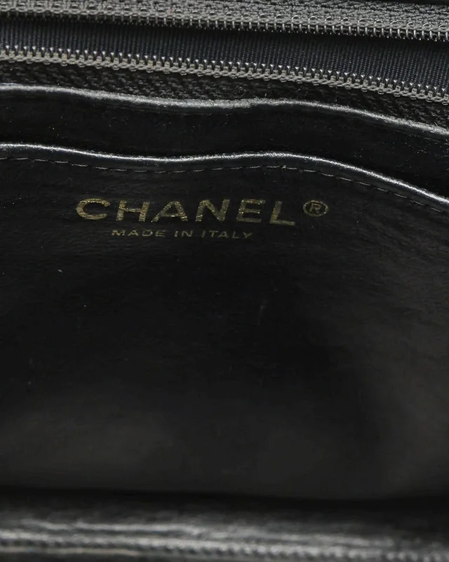 Chanel Classic Jumbo Caviar Single Flap Bag in Caviar leather from A Retro Tale, photo 10 of 12