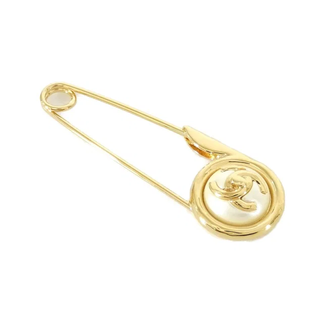 Chanel Brooch Gold in Gold from The Reluxe