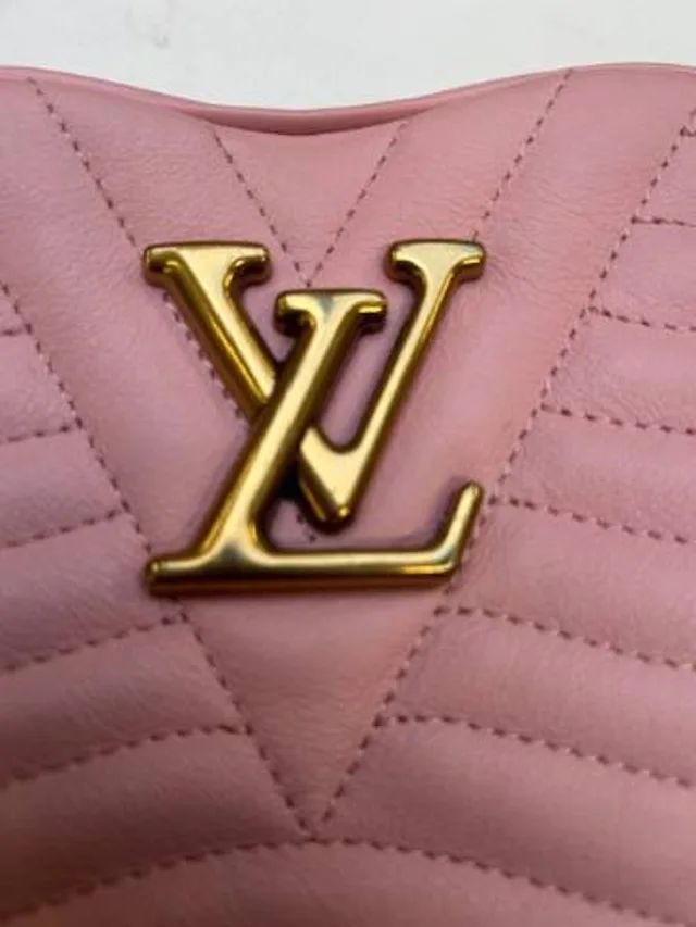 Louis Vuitton New Wave Heart NZ 4138 Calfskin leather Rose Pink Cross-body in Pink Leather from Oxfam Online Shop, photo 6 of 8