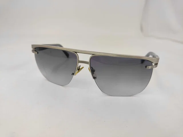 Louis Vuitton Sunglasses Metal Square Metal e177f9yw56 from Luxury Promise