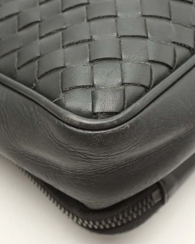 Bottega Veneta Intrecciato Crossbody Bag in Woven leather from A Retro Tale, photo 6 of 9